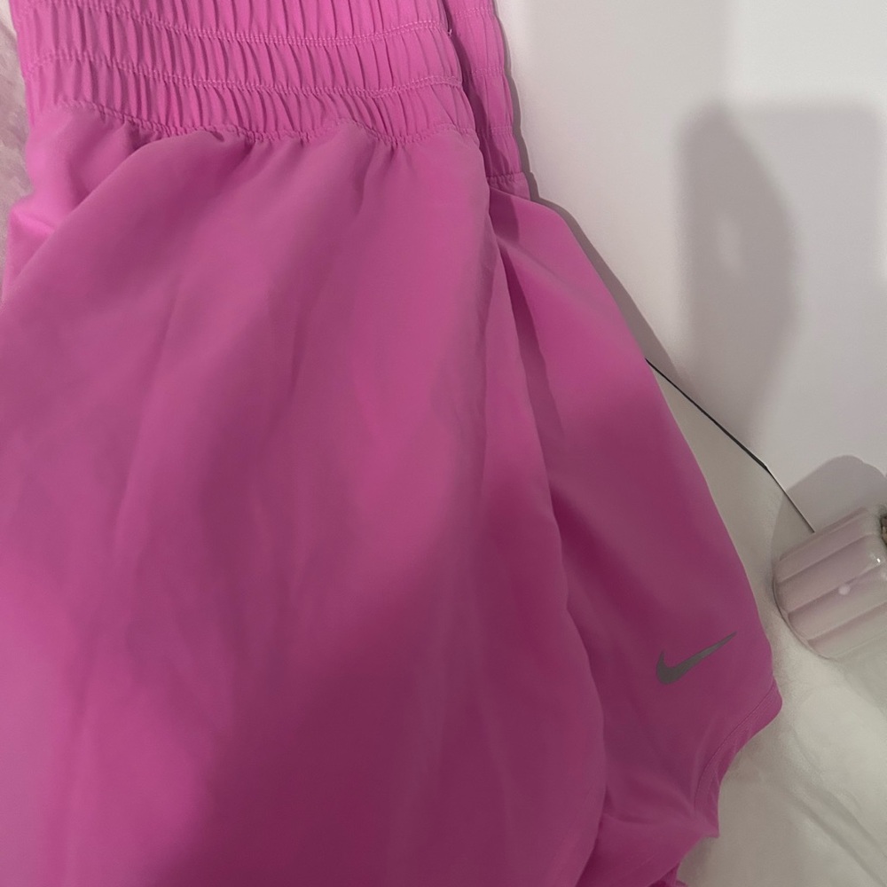 Nike women’s Dri-Fit lined shorts - Picture 2 of 5